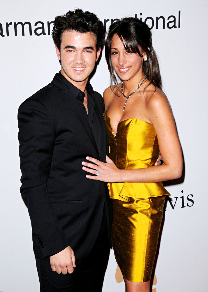 Kevin Jonas, Danielle Deleasa