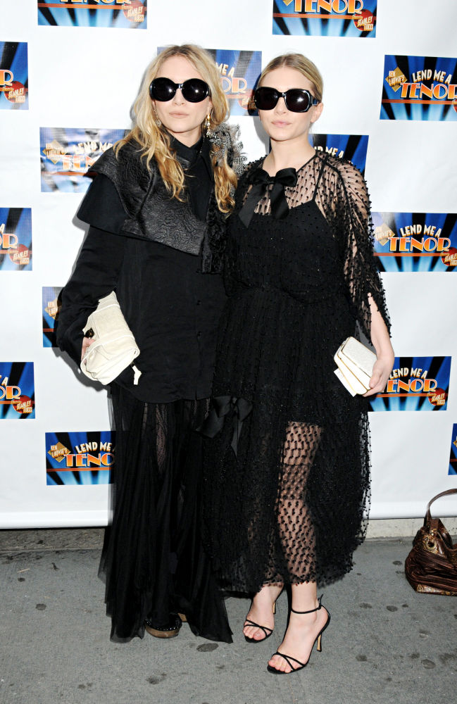 Mary-Kate Olsen, Ashley Olsen