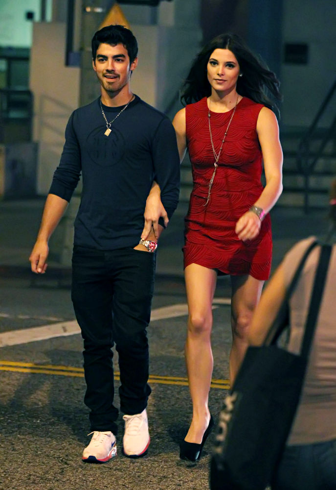 Joe Jonas, Ashley Greene