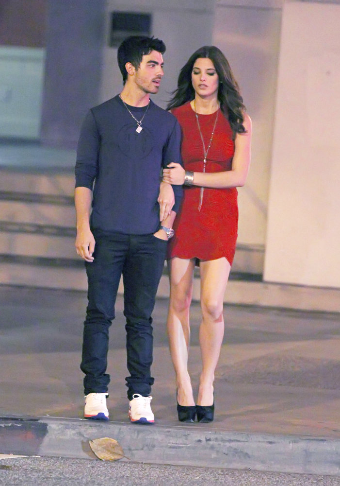 Joe Jonas, Ashley Greene