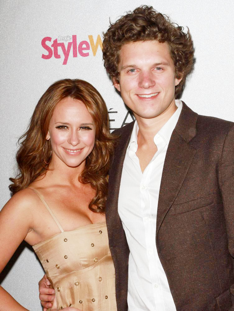 Jennifer Love Hewitt, Alex Beh