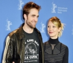 Robert Pattinson and Mia Wasikowska Join Forces for 'The Devil All the Time'