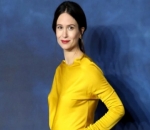 Katherine Waterston Gives Out Pregnancy at 'Fantastic Beasts 2' London Premiere
