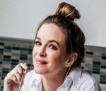 'The Flash' Star Danielle Panabaker Pregnant With Her First Child