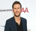 Scott Eastwood Caught Trying to Tear Down Protesters' Signs in California