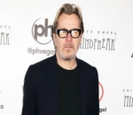Gary Oldman Slept in a Coffin Every Night for 'Bram Stoker's Dracula', Cary Elwes Spills