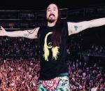 Steve Aoki Unbothered After Falling Hard Off Stage During DJ Set