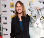 The Darkness Frontman Justin Hawkins Has No 'Guilty Pleasures' to Say He 'Loves Gay Anthems'