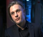 Michael Pitt Not in Right Mental State as He's Forcibly Taken to Hospital Following Arrest 
