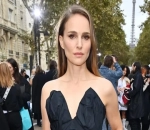 Natalie Portman All Smiles on First Christmas Eve Since Finalizing Benjamin Millepied Divorce