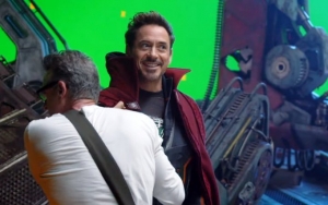 Tony Stark Wears Doctor Strange's Cloak in 'Avengers: Infinity War' Featurette, Fans Can't Handle It