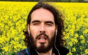 Russell Brand Thanks Doctor for Saving His Mom's Life
