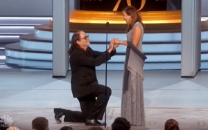 Emmys 2018: Glenn Weiss Proposes to Girlfriend on Stage After Outstanding Directing Win