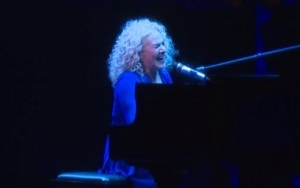 Watch: Carole King Celebrates 'Beautiful' Fifth Anniversary With Surprise Performance