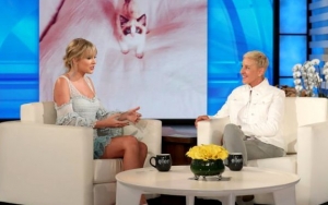 People Convinced Taylor Swift Doesn't Wash Her Legs After 'Ellen' Interview