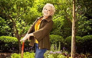 Bette Midler Unfazed by 'Racist' Allegations Over Her Tweet About Trump's Black Supporters