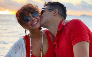 See Sarah Hyland's Classic Clapback at Troll Saying She's 'Stretching Out' Wells Adams Engagement