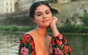 Selena Gomez Makes Surprise Visit to Old Middle School for New Documentary