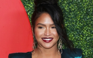 Cassie Shares First Glimpse of Newborn Daughter - See the Pic!