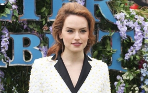Watch: Daisy Ridley Grilled by Famous Friends to Share 'Star Wars' Spoilers