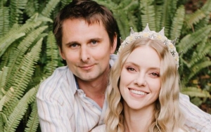 Matt Bellamy's Wife Elle Evans Debuts Baby Bump While Announcing Pregnancy