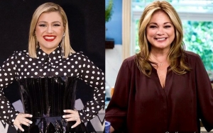Kelly Clarkson and Valerie Bertinelli Team Up to Shut Down Body-Shaming Troll