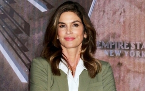 Cindy Crawford Felt Pressure to Remove Her Mole During Early Modelling Career