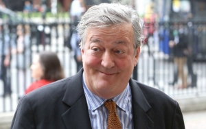 Stephen Fry Unashamedly Admits to Dreaming of Playing James Bond 