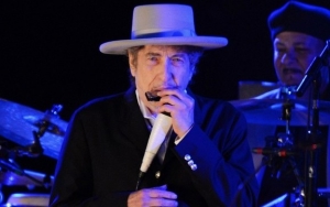 Bob Dylan Becomes Oldest Artist to Top U.K. Albums Chart