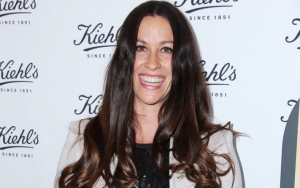 Alanis Morissette Experimenting With Drugs to Seek God 