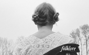 Taylor Swift's 'Folklore' Remains on Top of Billboard 200 for Four Consecutive Weeks