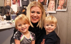Kelly Clarkson Spills Reason Why She Is Unable to Be Truly Open About Her Shocking Divorce