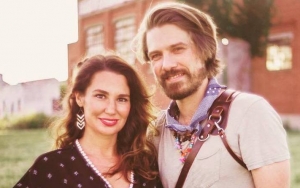 Taylor Hanson and Wife Expecting Baby No. 7 