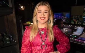 Kelly Clarkson Addresses Difficult Part of Her Divorce: It Involves a Lot of Little Hearts