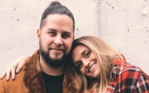 Country Star Filmore Marries Fiancee in Beach Wedding