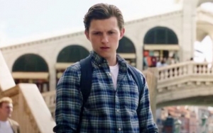 Tom Holland 'Breaks' His 'Spider-Man 3' Script iPad