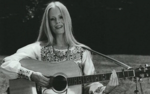 'Hair' Star Lynn Kellogg Lost Battle With Covid-19 and Cancer