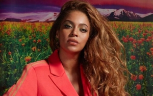 Beyonce Coolly Waves Goodbye to 2020 With Perfect Gift for Her Friends