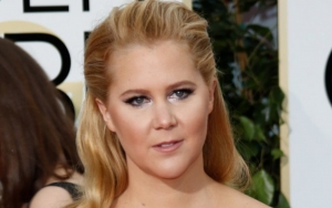 Amy Schumer Proudly Shows Off Her 'Cute' C-Section Scar in Nude Mirror Selfie