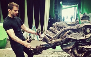 Zack Snyder Claps Back at Critics of 'Toxic Fandom' for Pushing His Version of 'Justice League'