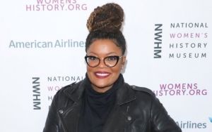 Yvette Nicole Brown 'Devastated' by Death of Her Mother Fran 