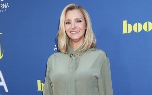 Lisa Kudrow Grateful to 'Friends' Co-Stars for Their Support Following Mom's Death