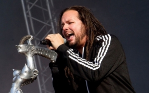 Korn's Frontman Takes Oxygen Breaks Between Songs as He Resumes Tour Amid Covid Recovery