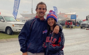 'Bachelor in Paradise' Star Noah Erb Crashes His Car While Kissing Abigail Heringer