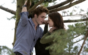 Kristen Stewart Credits Her Romance With Robert Pattinson for Making 'Twilight' Movies Better