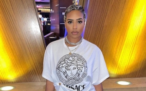 B. Simone Blasts Someone Taking Picture of Her During Mall Gun Shooting