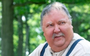 Tributes Pour in for 'Friends' Alum Mike Hagerty After His Passing at 67