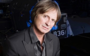 Fleetwood Mac's Former Keyboardist Brett Tuggle Dies at Age of 70