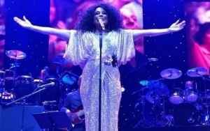 Diana Ross Says Goodbye to COVID-19 Pandemic When Closing Glastonbury Festival