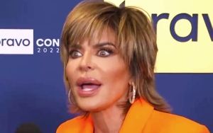 Lisa Rinna Flips Off Fans After Being Booed at Chaotic BravoCon 
